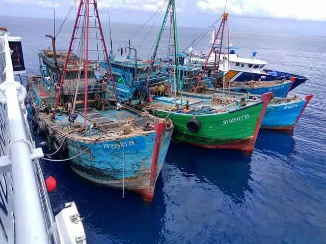 10 Kapal Ikan Asing Ilegal Ditangkap