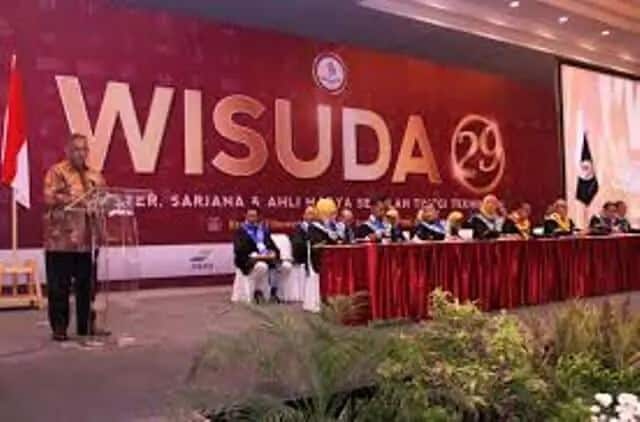Lahirkan SDM Unggulan, STT PLN Wisuda 385 Sarjana Lahirkan SDM Unggulan, STT PLN Wisuda 385 Sarjana