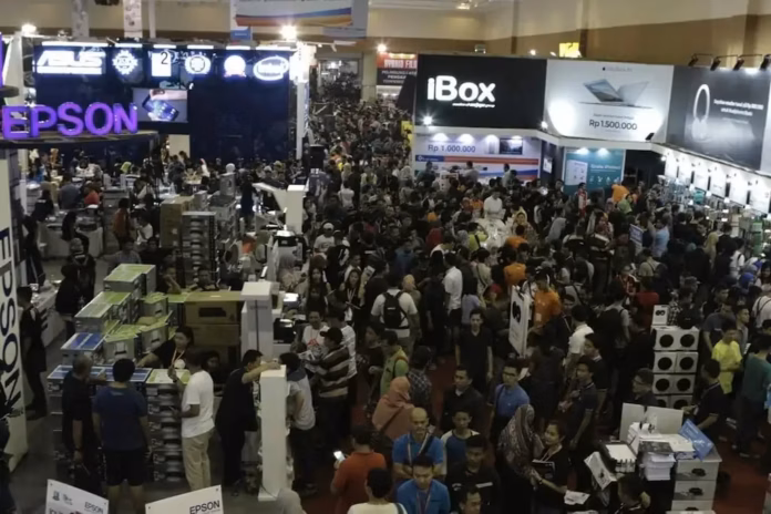 Padat Pengunjung, BRI Indocomtech 2016 Catat Transaksi Rp600,8 Miliar Padat Pengunjung, BRI Indocomtech 2016 Catat Transaksi Rp600,8 Miliar