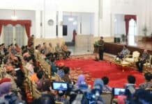 Presiden Jokowi Serahkan Penghargaan Adhikarya Pangan Nusantara