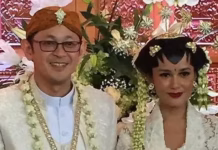 Titi Rajo Bintang Resmi Dinikahi Pengusaha Taksi Titi Rajo Bintang Resmi Dinikahi Pengusaha Taksi