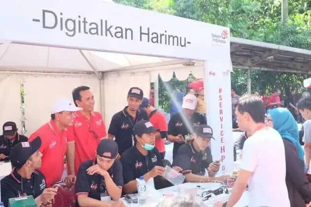 Rekor MURI, Telkom Gelar Service 1.000 Handphone Gratis