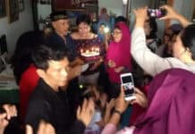 Suasana Romantis di Perayaan Ultah Chandra Lestyaningsih, Istri Artis Senior Wingky Harun