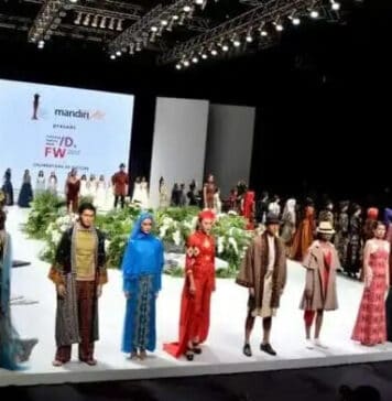 Produk KUKM Mampu Bersaing di Indonesia Fashion Week Produk KUKM Mampu Bersaing di Indonesia Fashion Week