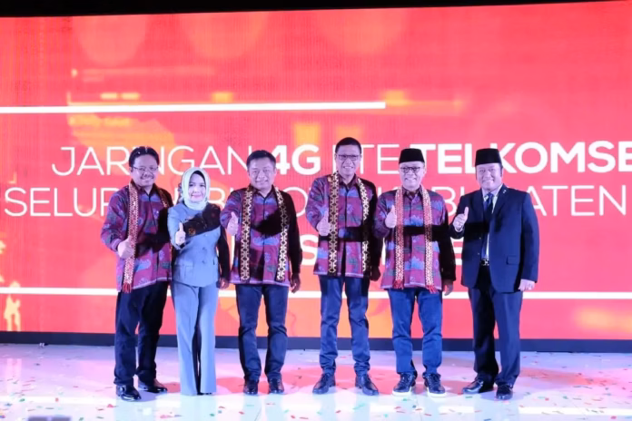 Telkomsel Hadirkan 4G LTE di Seluruh Ibukota Kabupaten se-Sumatera Telkomsel Hadirkan 4G LTE di Seluruh Ibukota Kabupaten se-Sumatera