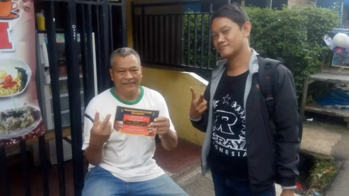 Relawan Jokowi Door To Door Untuk Menangkan Basuki-Djarot Relawan Jokowi Door To Door Untuk Menangkan Basuki-Djarot