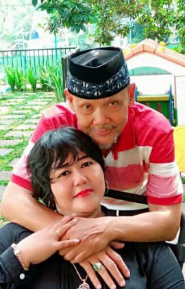 Istri Wingky Harun Bacakan Puisi ‘Cuma Emak Yang Tahu Rasanya’ di Panggung Rakyat Kemayoran