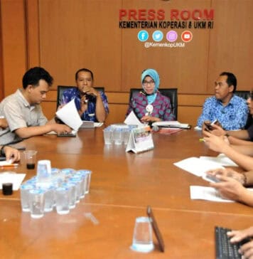 Kemenkop Dorong 50 Persen Penyaluran KUR di Sektor Produktif