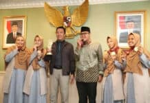 Menpora Beri Penghargaan Juara Debat Internasional di Qatar