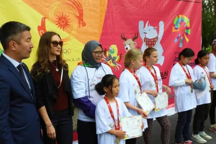 Kalangan Muda Kirgistan Meriahkan Asian Games Fun Run
