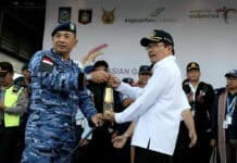 Kirab Obor Asian Games 2018 Tiba di Pulau Seribu Masjid, Lombok Kirab Obor Asian Games 2018 Tiba di Pulau Seribu Masjid, Lombok
