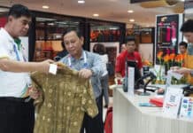 Atlet dan Official Asian Games Buru Cinderamata Khas Nusantara di Smesco