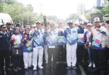 Puluhan Ribu Masyarakat Kota Makassar Ramaikan Pawai Obor Api Asian Para Games 2018 Puluhan Ribu Masyarakat Kota Makassar Ramaikan Pawai Obor Api Asian Para Games 2018