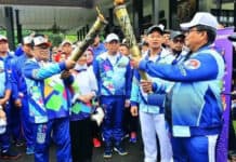Pawai Obor Asian Para Games Disambut Meriah di Bumi Khatulistiwa Pontianak Pawai Obor Asian Para Games Disambut Meriah di Bumi Khatulistiwa Pontianak