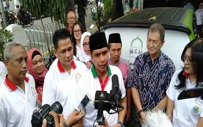 MCM Gelar Aksi Bersih-Bersih di Masjid Cut Meutia Jakarta