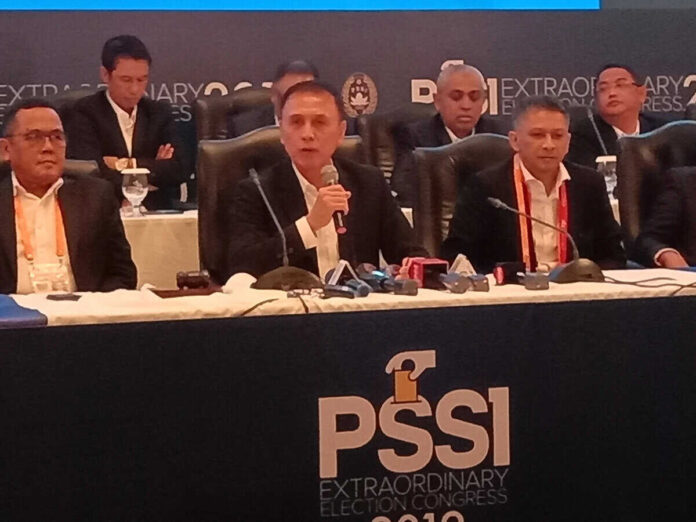 Iwan Bule Ketum PSSI 2019-2023. Iwan Bule Ketum PSSI 2019-2023.