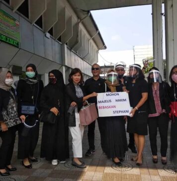 Ratusan Notaris dan PPAT DKI Jakarta Gelar Aksi di PN Jaksel Ratusan Notaris dan PPAT DKI Jakarta Gelar Aksi di PN Jaksel