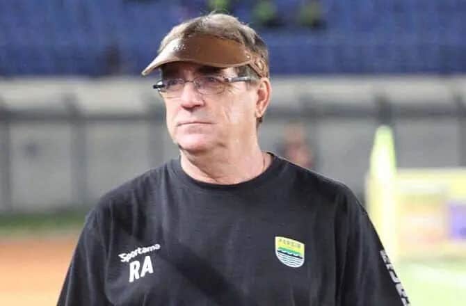 PSSI Nilai Komentar Robert Rene Albert Sudah Kelewatan
