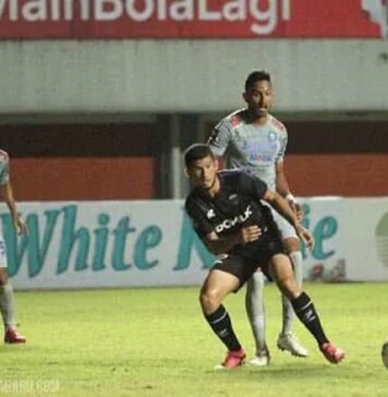 Kandaskan Persita 3-1, Persib Pimpin Klasemen Grup D