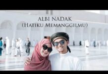 Albi Nadak Lirik Latin dan Artinya Lengkap - Kayla Zamzam