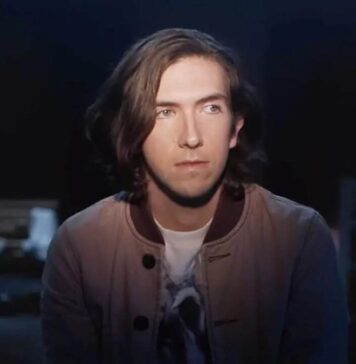 Lirik Lagu Line Without A Hook dan Terjemahan – Ricky Montgomery Lirik Lagu Line Without A Hook dan Terjemahan - Ricky Montgomery