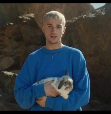 Lirik Lagu Always I’ll Care dan Terjemahan – Jeremy Zucker Lirik Lagu Always I'll Care dan Terjemahan - Jeremy Zucker