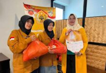 Ratih Widyawati dan Herliana Wijaya Kusumah Peringati Isra Miraj dengan Berbagi Sembako