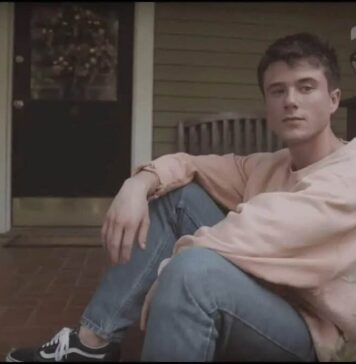 Lirik Lagu Let Me Down Slowly dan Terjemahan – Alec Benjamin Lirik Lagu Let Me Down Slowly dan Terjemahan - Alec Benjamin