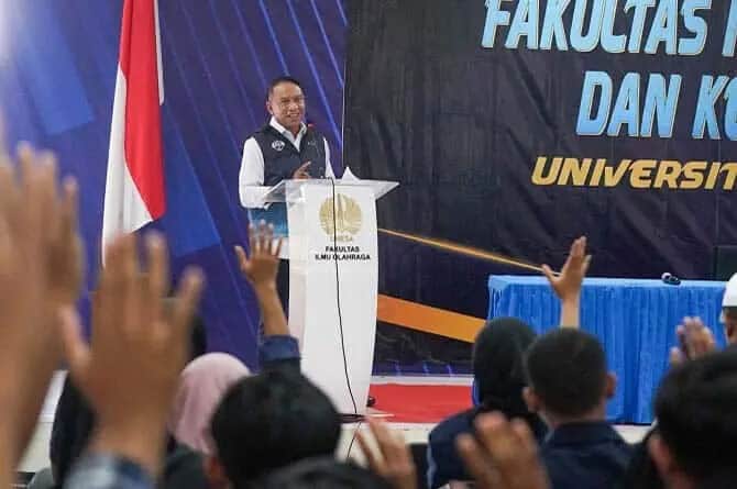 Menpora Beri Kuliah Penerapan DBON pada Mahasiswa FIKK Unesa