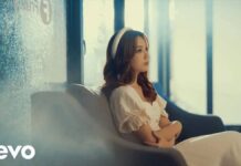 Lirik Lagu Bulan Penuh - Angie Zelena