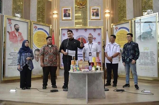 Menpora Apresiasi Tiga Pemuda Bawa Produk Indonesia Tembus Pasar Eropa di Ajang Tuttofood Milano 2023