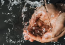 Air Hangat, Cara Terbaik Bersihkan Wajah yang Terpapar dari Polusi Udara Air Hangat, Cara Terbaik Bersihkan Wajah yang Terpapar dari Polusi Udara