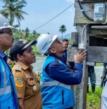 Tambah Lagi, Program Sambung Listrik Donasi Pegawai PLN Nyalakan 1.673 Rumah Keluarga Kurang Mampu