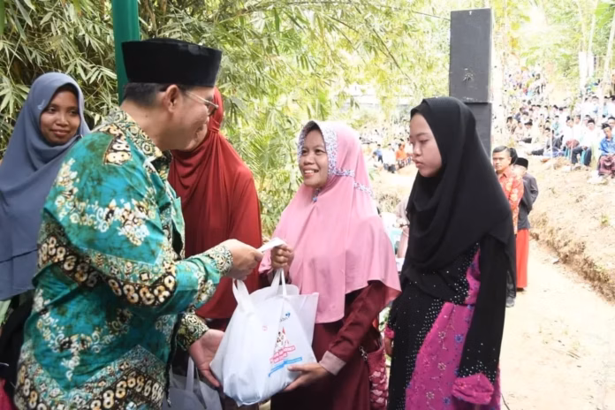 Sosialisasi di Pondok Pesantren, Dokter Hasto Sampaikan Tips Cegah Stunting Lewat Asupan Telur dan Ikan Lele