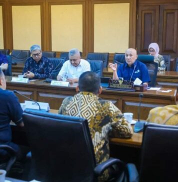 Menkop UKM Terima Aduan Asosiasi Logistik Soal Maraknya Produk Impor Ilegal di Lokapasar