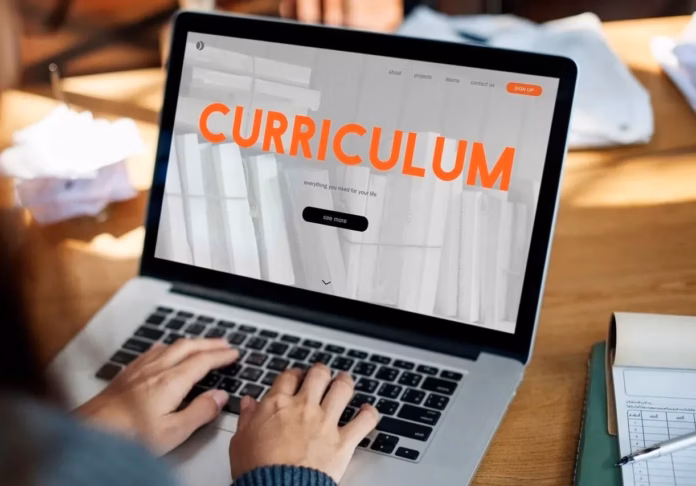 Pendidikan Karakter Dapat Diintegrasikan dengan Kurikulum SD Pendidikan Karakter Dapat Diintegrasikan dengan Kurikulum SD