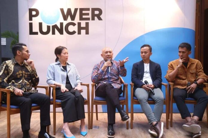 Menkop UKM Tekankan Indonesia Tidak Antiasing, Namun Perlu Memproteksi Ekonomi Lokal Menkop UKM Tekankan Indonesia Tidak Antiasing, Namun Perlu Memproteksi Ekonomi Lokal