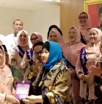 28 Perempuan Tangguh Luncurkan Buku “Indonesian Women in Transport and Logistics” 28 Perempuan Tangguh Luncurkan Buku "Indonesian Women in Transport and Logistics"