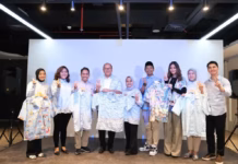 Kunjungi Pameran Official Merchandise Pemilih Muda, Ketua TKN Rosan Roeslani: Wujud Nyata Komitmen Prabowo-Gibran untuk Ekonomi Kreatif Kunjungi Pameran Official Merchandise Pemilih Muda, Ketua TKN Rosan Roeslani: Wujud Nyata Komitmen Prabowo-Gibran untuk Ekonomi Kreatif