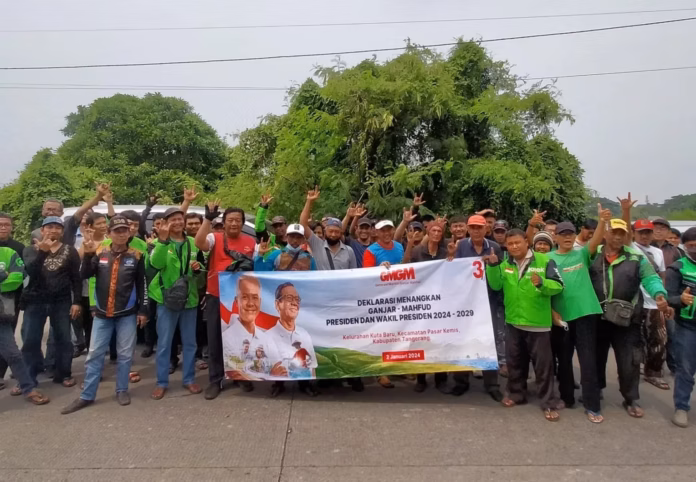 Deklarasi Dukungan Kemenangan Ganjar Mahfud Bersama Komunitas Ojol Pasar Kemis Deklarasi Dukungan Kemenangan Ganjar Mahfud Bersama Komunitas Ojol Pasar Kemis
