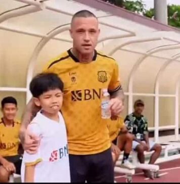 Radja Nainggolan Hadiri Grassroot Football Day Bhayangkara Presisi Indonesia FC