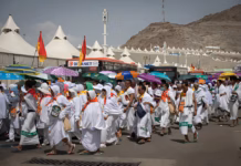 6 Daftar Perlengkapan Umroh Pria untuk Perjalanan 12 Hari 6 Daftar Perlengkapan Umroh Pria untuk Perjalanan 12 Hari