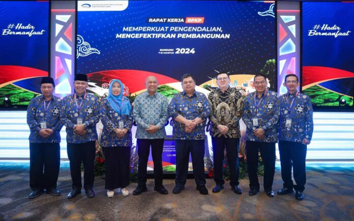 Menkop UKM Ajak BPKP Wujudkan Target Pertumbuhan UMKM Menuju Indonesia Emas 2045 Menkop UKM Ajak BPKP Wujudkan Target Pertumbuhan UMKM Menuju Indonesia Emas 2045