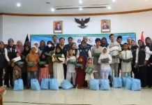 Berita Bakti Sosial HUT ke-15 TKSK, Wujud Kepedulian dan Kebersamaan HUT ke-15 TKSK se DKI JAKARTA memberikan Bantuan Sosial pada Jumat (11/10/2024) di R. Komunikasi Lt.2 Gedung Dinas Sosial DK Jakarta.