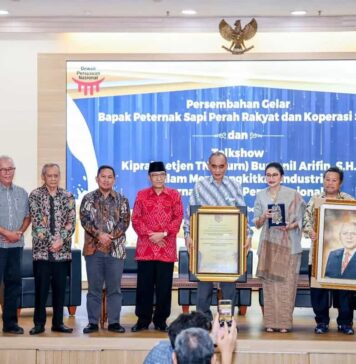 Kemenkop UKM Apresiasi DPN Atas Gelar Bapak Peternak Sapi Perah Rakyat pada Bustanil Arifin