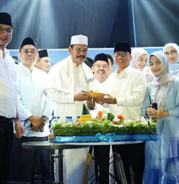 Peringati Hari Santri 2024, Ratu Zakiyah Bersholawat Bersama Ikatan Pemuda Jawilan Peringati Hari Santri 2024, Ratu Zakiyah Bersholawat Bersama Ikatan Pemuda Jawilan