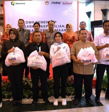 Menkop Ajak DWP Kemenkop Terus Tebarkan Kepedulian Sosial Terhadap Masyarakat Sekitar