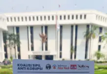 Koalisi Sipil Masyarakat Anti Korupsi Kirimkan Buku Berantas Korupsi kepada Presiden