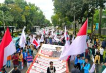 Unjuk Rasa KOSMAK di Monas, Desak Presiden Perintahkan KPK Tangkap dan Adili Jampidsus